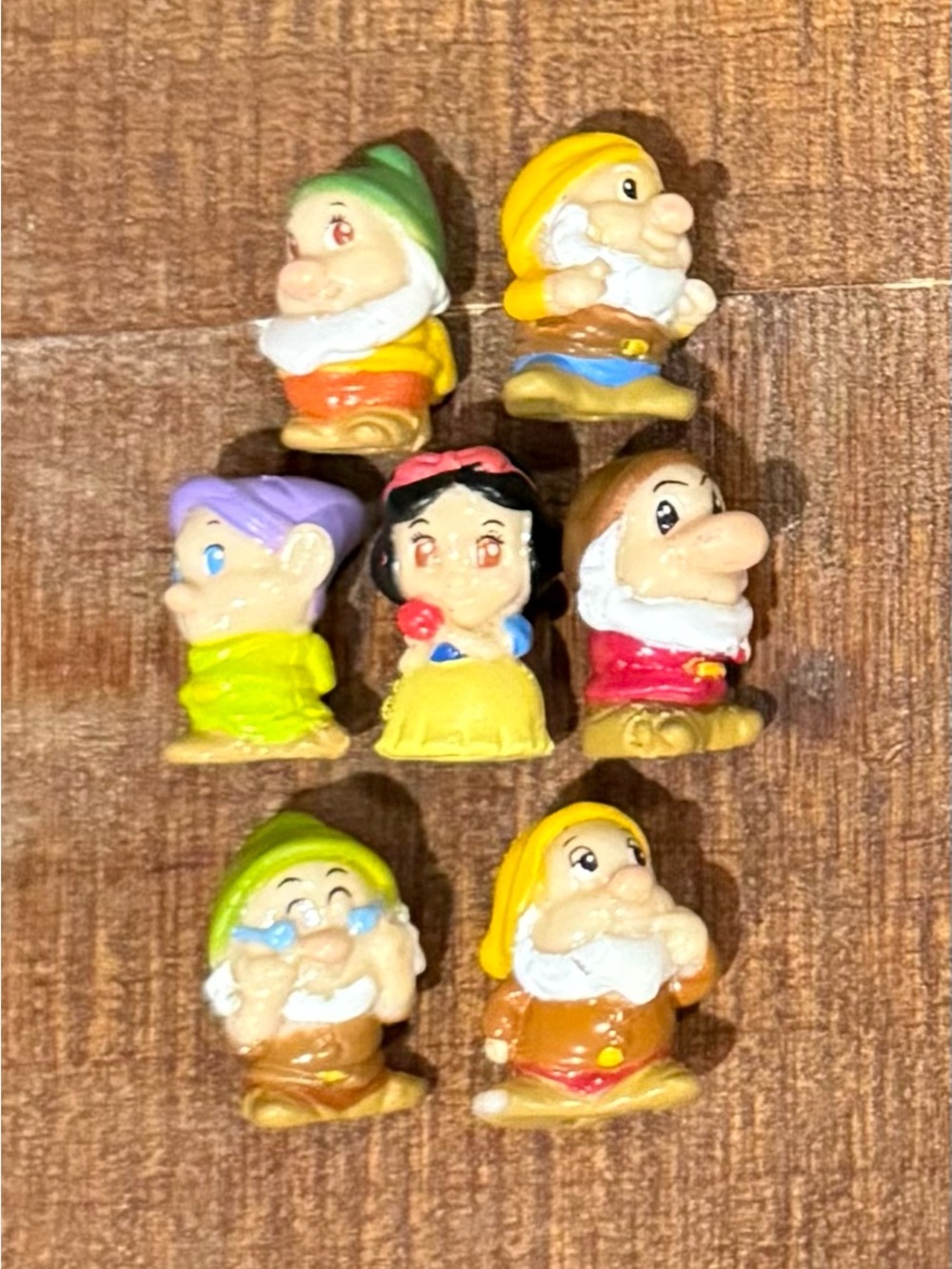 Disney Squinkies Snow White & 6 Seven Dwarfs Mini Figures Lot + Capsules